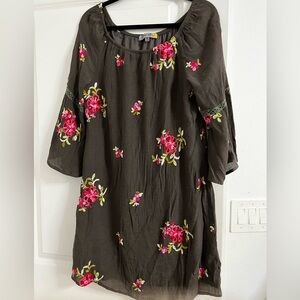 Floral Embroidered Tunic Dress size M
